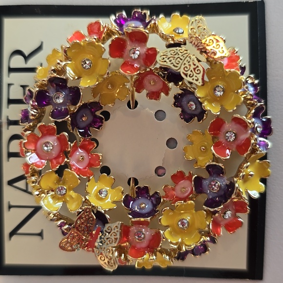 NAPIER BRAND BEAUTIFUL FLORAL SPRING WREATH WITH BUTTERFLIES FASHION JEW… - Picture 1 of 12